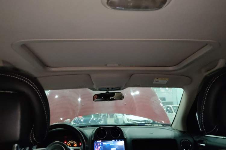 Used Jeep Compass (Import) 2014 Revised Version 2.0L Two-Wheel Drive Entry-Level Edition
