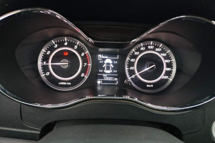 Used Baojun 560 2015 1.8L manual luxury version