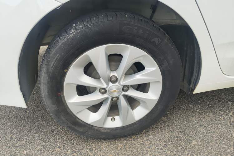 Used Chevrolet Cavalier 2021 325T Automatic Enjoyment Edition Right Rear Wheel Hub