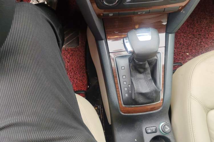 Used Skoda Octavia 2013 1.6L Automatic Yijun Edition Gear Lever