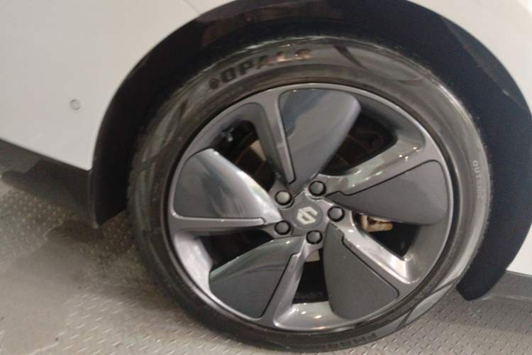 Used Leapmotor C01 2022 Rear-Drive Long-Range Version Right Rear Wheel Hub