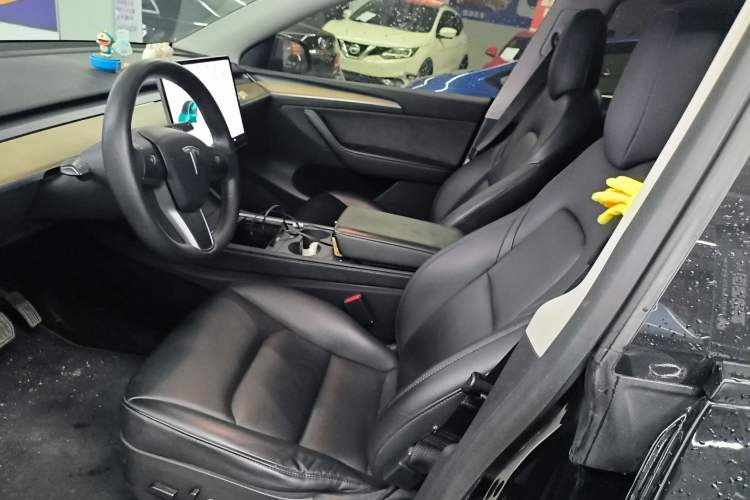 Used Tesla Model Y 2021 Long-Range All-Wheel-Drive Version 3D7