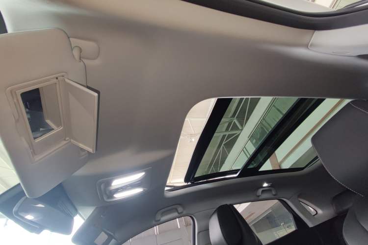 Used CHANGAN UNI-K 2024 2.0T Two-Wheel Drive Global Edition Headliner