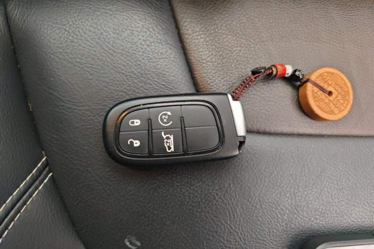 Used Jeep Cherokee 2020 2.0L Two-Wheel Drive Classic Sports Edition
