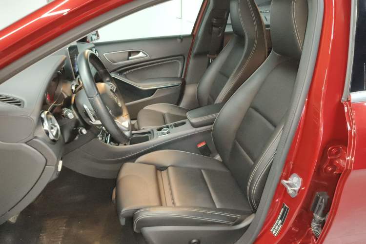 Used Mercedes-Benz GLA 2019 GLA 200 Fashion Model Left Front Seat