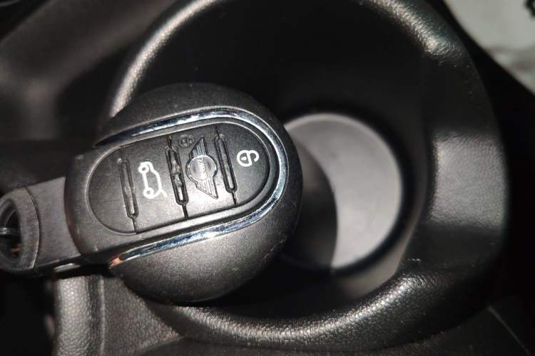 Used MINI MINI 2023 Updated 2.0T COOPER S Artist