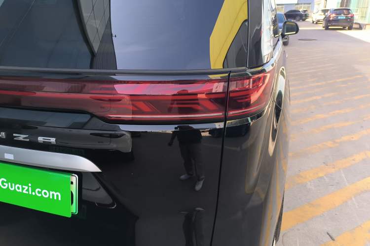 Used Denza D9 2024 DM-i 980 Four-Wheel Drive Flagship Model
