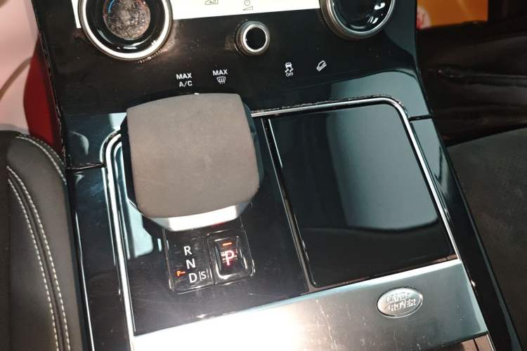 Used Land Rover Range Rover Velar 2022 250 PS
