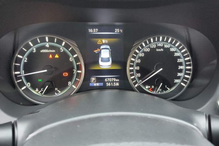 Used Infiniti Q50L 2019 2.0T 30th Anniversary Limited Edition Odometer Close Up