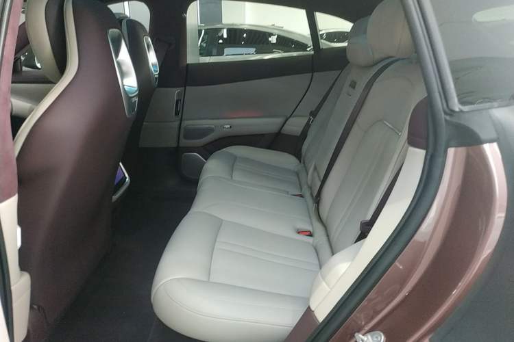 Used Xiaomi Auto YU7 2025 Ultra-Long Range High-Performance All-Wheel-Drive Max Edition Left Rear Seat