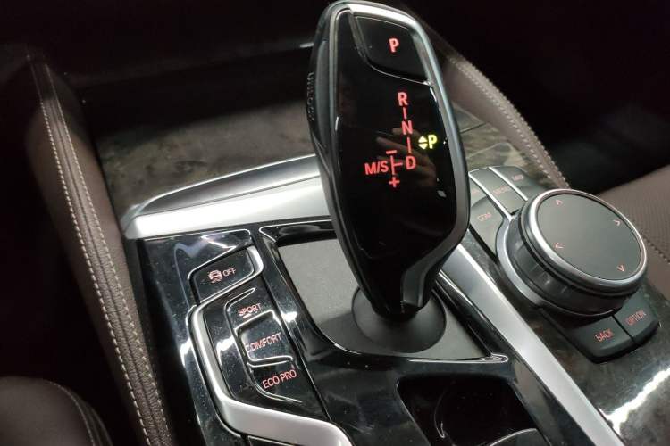 Used BMW 5 Series 2021 525Li Luxury Package Gear Lever
