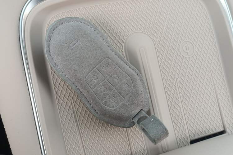 Used XPeng X9 2024 702 Ultra-Long Range Pro Vehicle Key