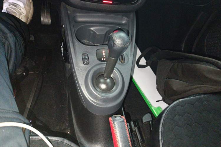 Used smart fortwo 2018 1.0L 52kW Hardtop Dynamic Version China V Gear Lever