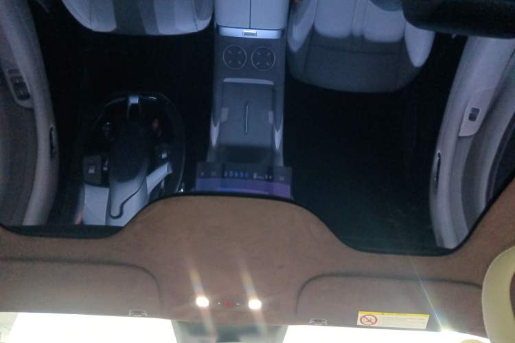 Used Xiaomi Auto YU7 2025 Ultra-Long Range High-Performance All-Wheel-Drive Max Edition