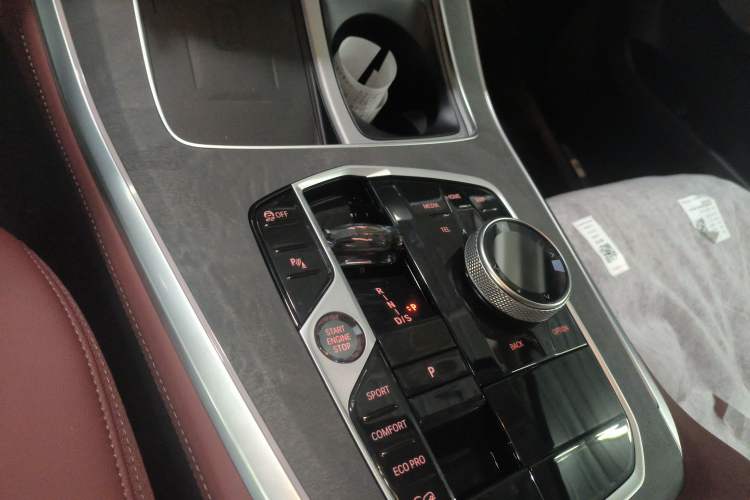 Used BMW X5 2023 xDrive 30Li Luxury M Sport Package Gear Lever