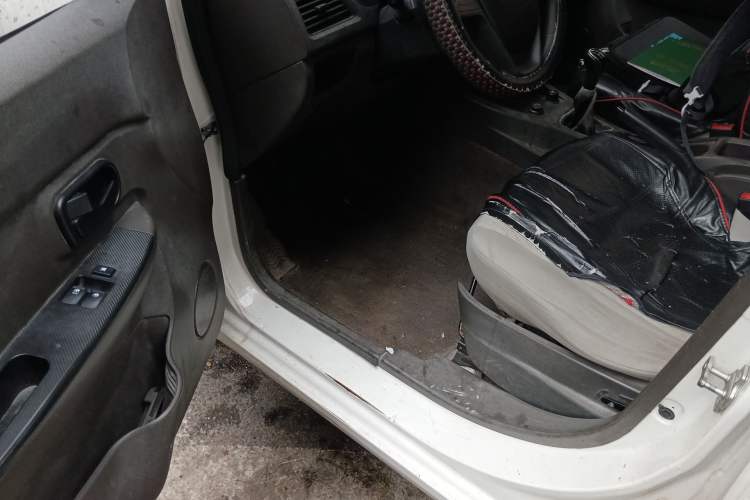 Used Wuling Hongguang 2015 1.2L S Base Model China IV Driver Seat