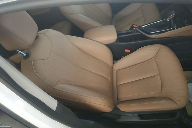 Used Buick GL6 2021 323T Mild Hybrid Connect Luxury Model Right Front Seat