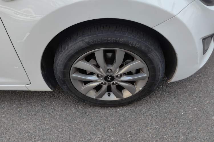 Used Hyundai Elantra (5th Generation / Langdong) 2015 1.6L Automatic Fashion Model
