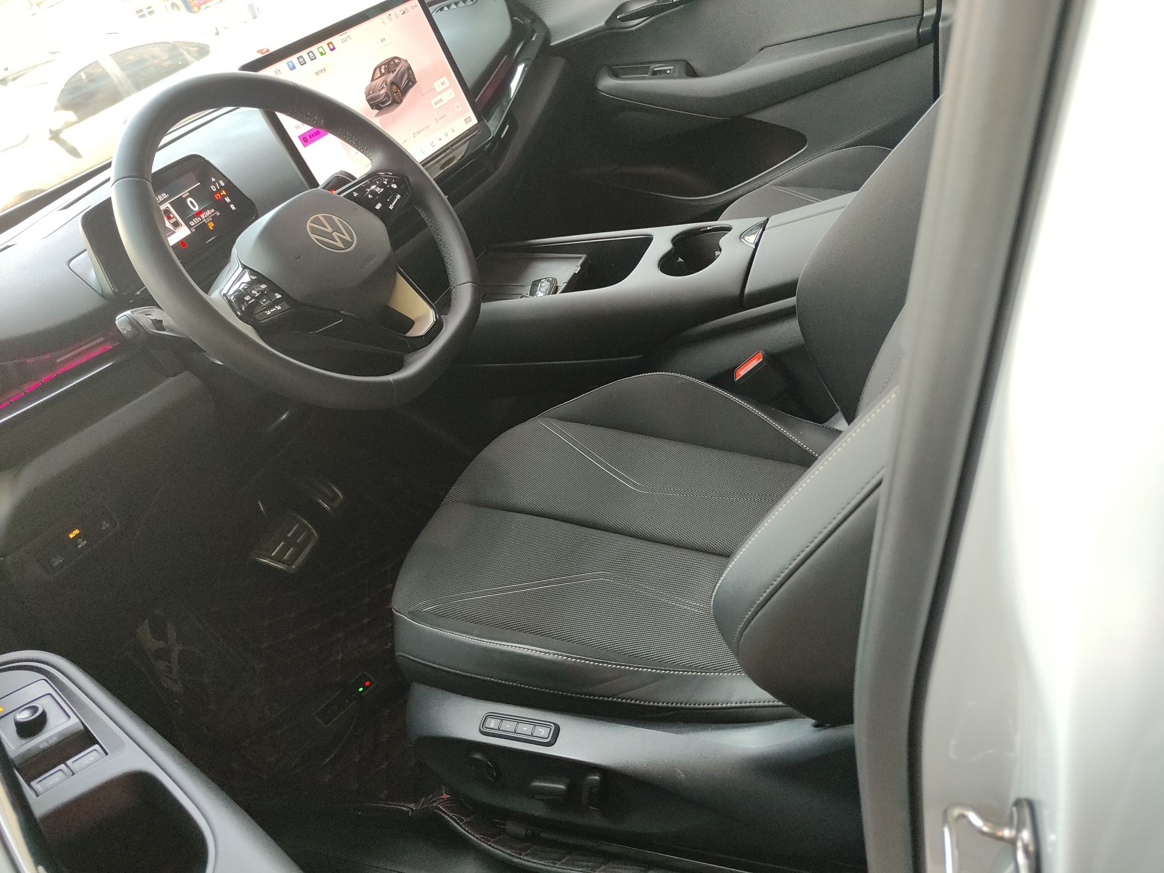 Переднее сиденье в автомобиле