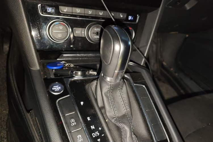 Used Volkswagen Magotan 2017 330TSI DSG Luxury Model