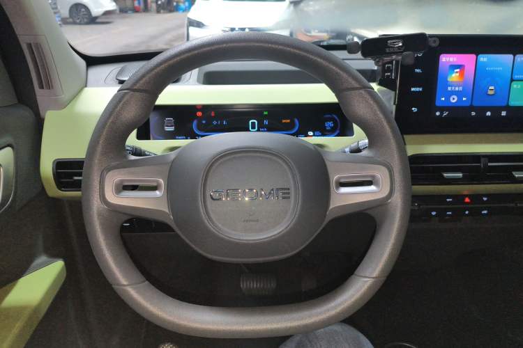 Used Geely Galaxy Panda 2024 Panda Mini 200km Endurance Bear
