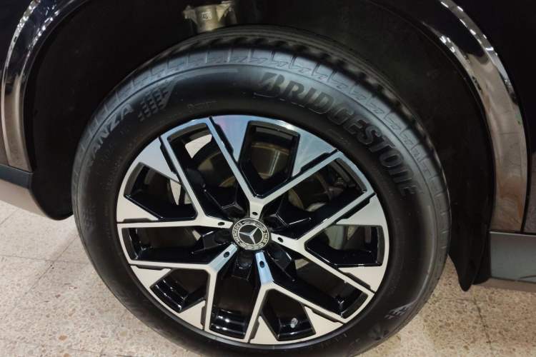 Used Mercedes-Benz GLC 2024 GLC 260 L 4MATIC Luxury Model 5 Seats Right Rear Wheel Hub