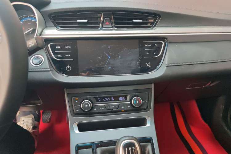 Used Geely Auto Emgrand 2019 Leading Edition 1.5L Manual Luxury Model China VI Standard Audio And AC Panel