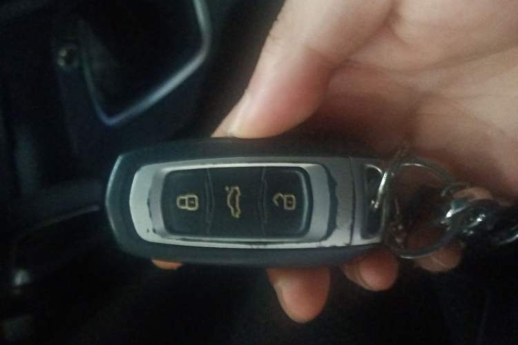 Used Geely Auto Vision X6 2016 1.8L Manual Luxury Model Vehicle Key