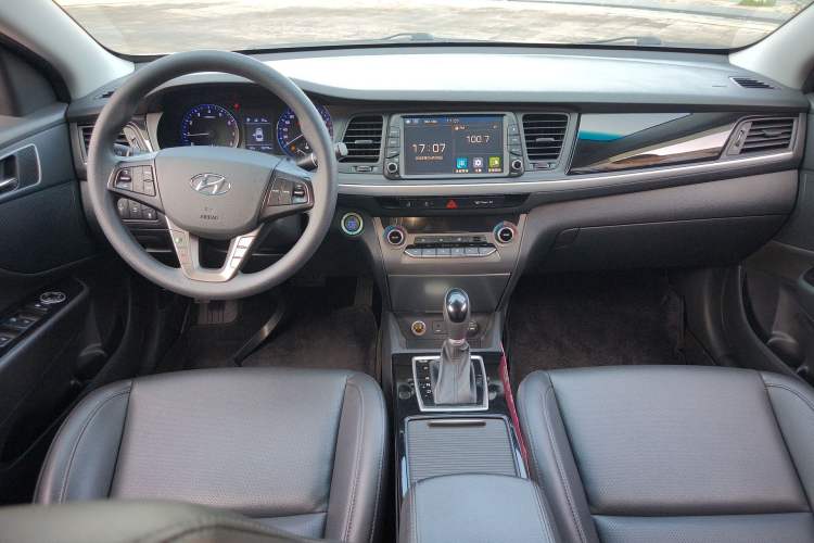 Used Hyundai Mistra 2017 1.8L Automatic Smart GLS China V Standard Center Console