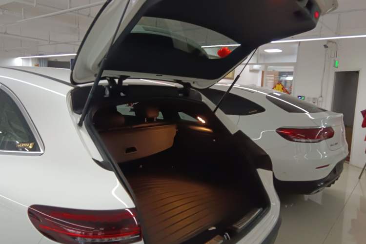 Used Mercedes-Benz EQC 2021 EQC 400 4MATIC Trunk