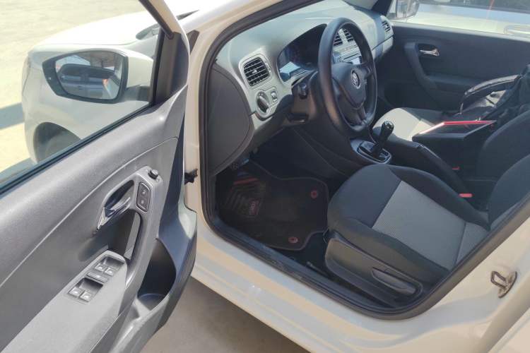 Used Volkswagen Polo 2014 1.4L Manual Fashion Edition Driver Seat