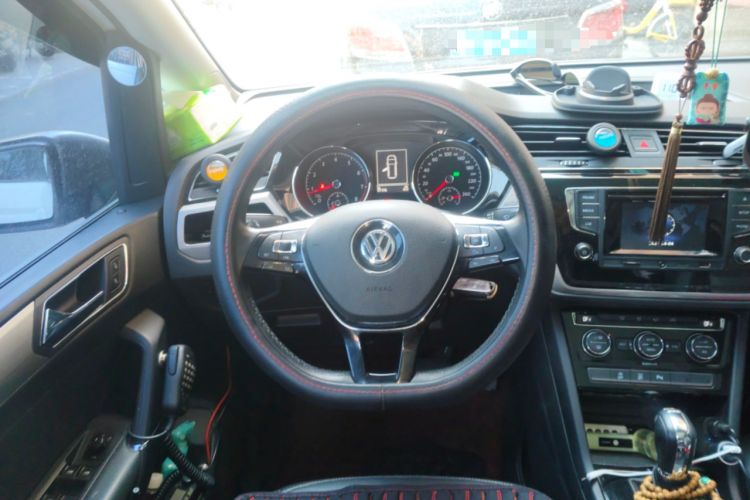 Used Volkswagen Touran 2016 Volkswagen Touran L 280TSI DSG Comfort Edition
