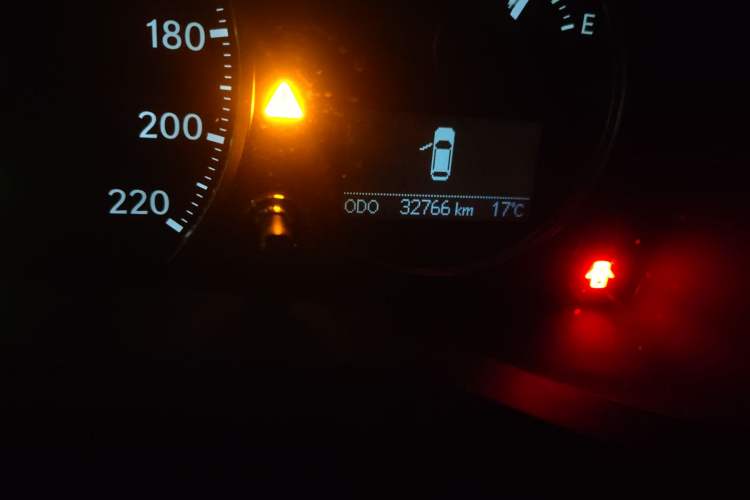 Used Lexus CT 2017 CT200h Elite Edition Monotone China VI Odometer Close Up