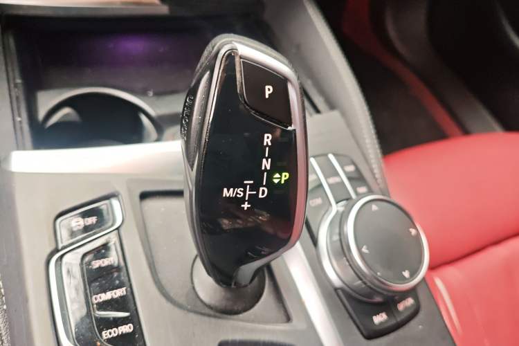 Used BMW 5 Series 2023 530Li Luxury Edition M Sport Package Gear Lever