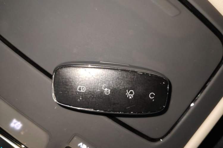 Used Denza D9 2024 DM-i 970 Luxury Model