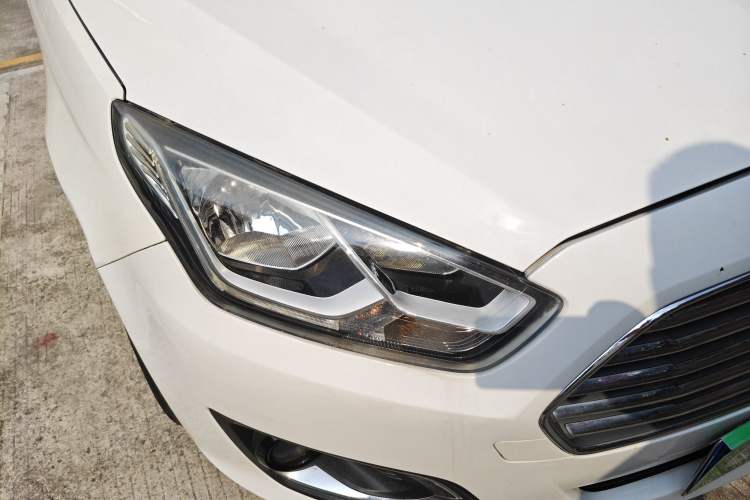 Used Ford Escort 2015 1.5L Automatic Fashion Model