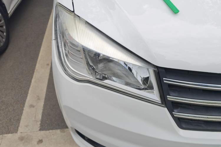 Used Dongfeng Fengon 330 2019 1.5L 330S Manual Comfort Version China VI Standard Right Front Headlight