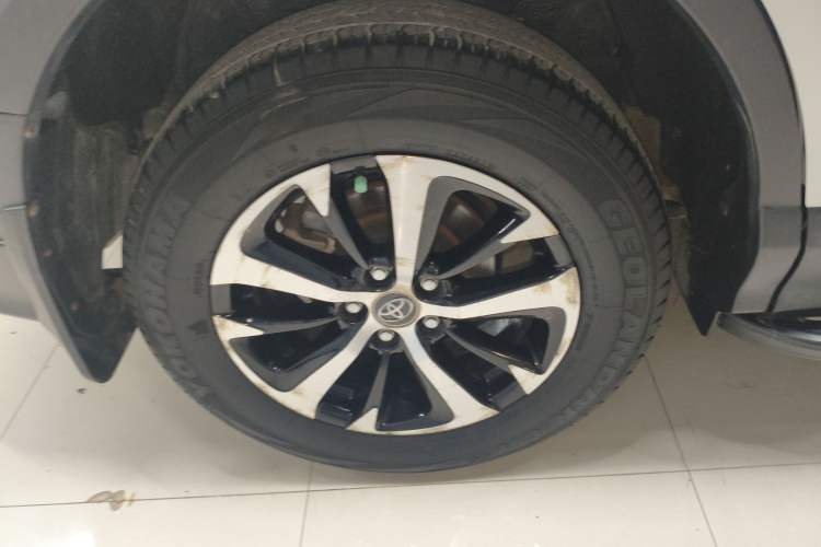 Used Toyota RAV4 2016 2.0L CVT Two-Wheel Drive Comfort Edition China V Standard