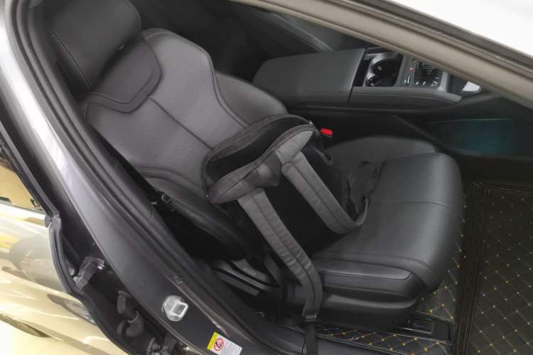 Used BYD Qin L 2025 DM-i Smart Drive 80KM Leading Model Right Front Seat