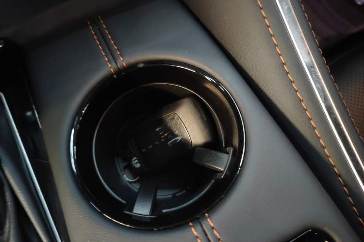 Used Toyota Avalon 2024 Dual-Motor 2.0L Luxury Edition
