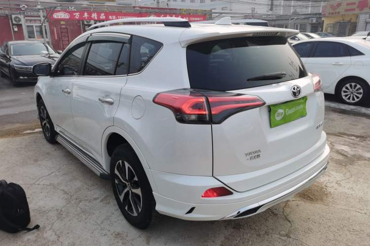 Used Toyota RAV4 2016 2.0L CVT Two-Wheel Drive Comfort Edition China V Standard
