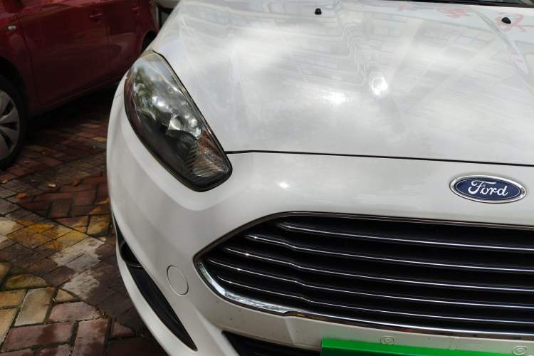 Used Ford Fiesta 2013 Hatchback 1.5L Automatic Prestige Model Right Front Headlight