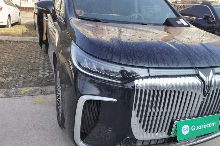 Used VOYAH Dream 2025 PHEV Four-Wheel Drive Excellence Kunpeng Edition
