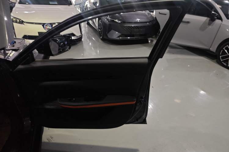 Used Changan UNI-V iDD 2023 Zhidian iDD 1.5T 113km Smart & Fun Version (Rapid Edition)