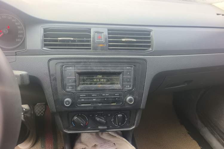 Used Volkswagen Santana 2019 1.5L Manual Fashion Edition China VI Standard