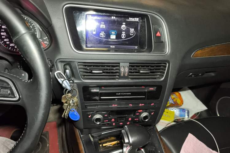 Used Audi Q5 2017 Plus 40 TFSI Comfort Model
