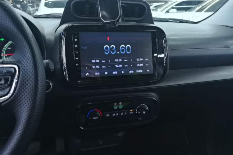 Used Roewe Clever 2021 302 km New Four-Seater Super-Efficient Version
