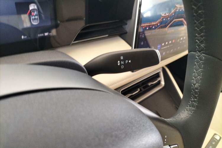 Used BYD Qin L 2025 EV 470KM Leading Edition Gear Lever