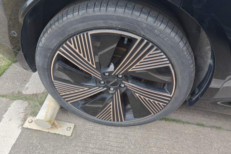 Used Lynk & Co 08 EM-P 2023 220 km Limited-Time Edition Exterior 5