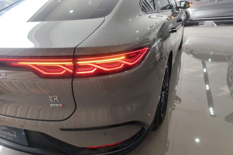 Used BYD Han 2025 DM-i Intelligent Driving Edition 125KM LiDAR Flagship Model
